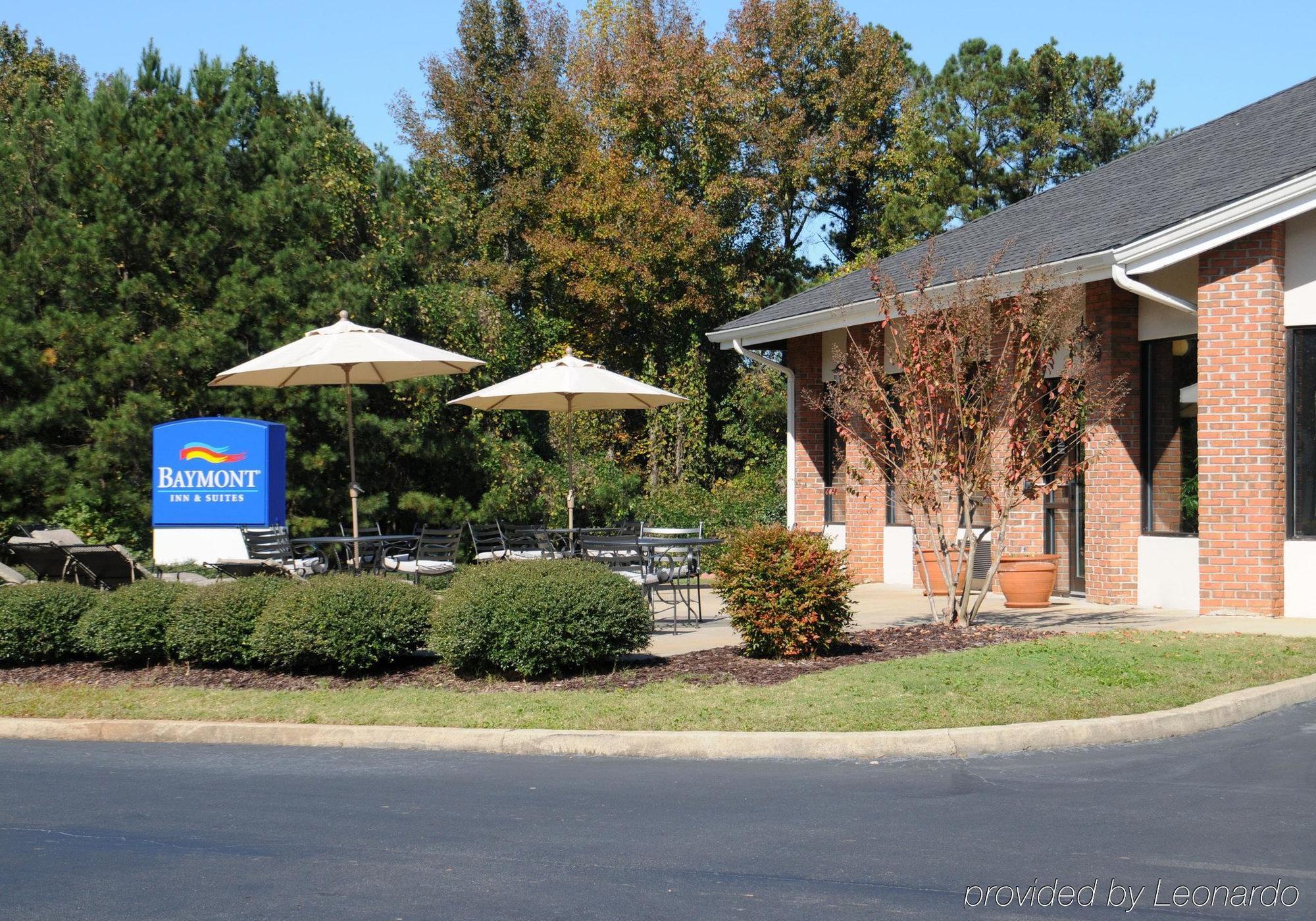 Baymont By Wyndham Lagrange Hotel Exterior photo